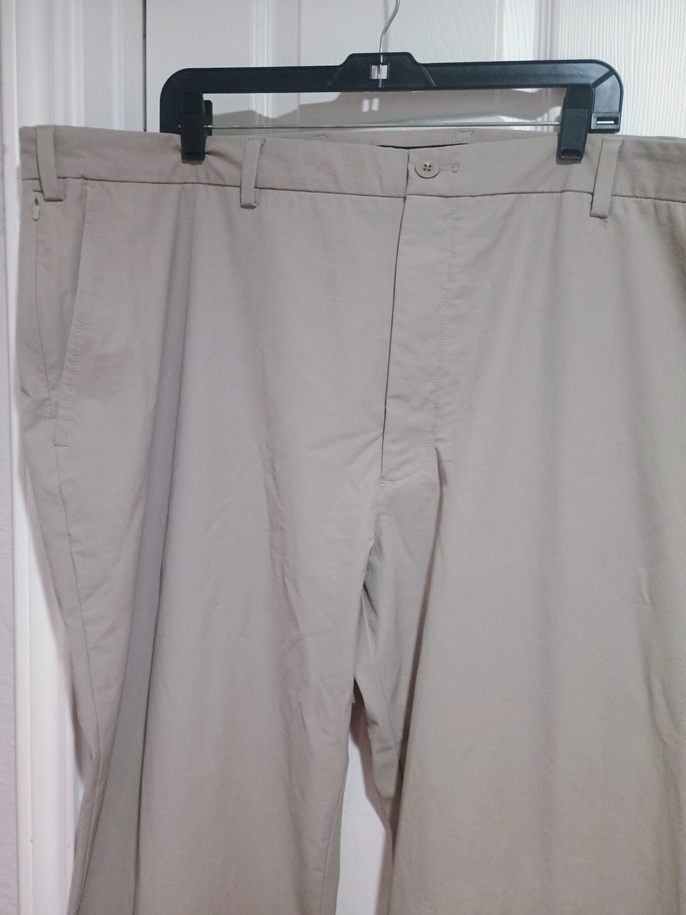 Vineyard Vines Men's Chinos in Navy and Khaki 2 Pair Stretchy Active Size 48x30 - Picture 3 of 9